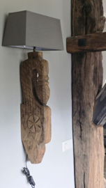 Unieke Houtsnijwerken Wandlamp met  Kap