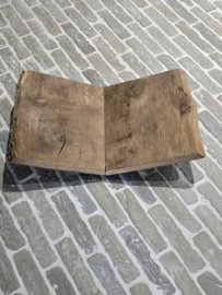 Boekenstandaard van Oud Doorleefd Hout  Made by Gajo