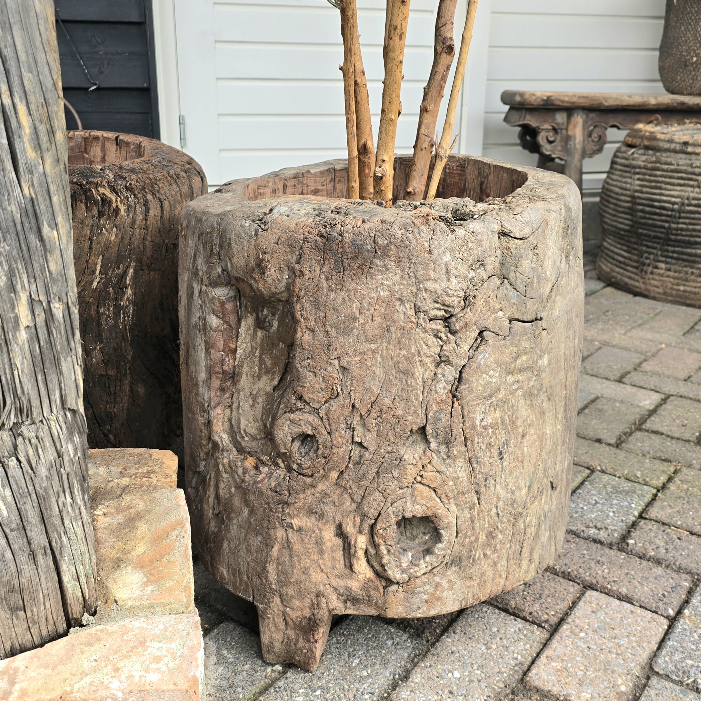 Oude Houten Nagapot op Pootjes