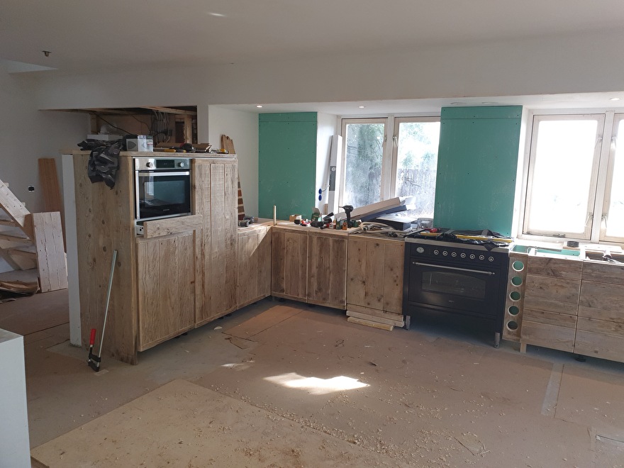 renovatie en maatwerk keuken hout hansbouwt