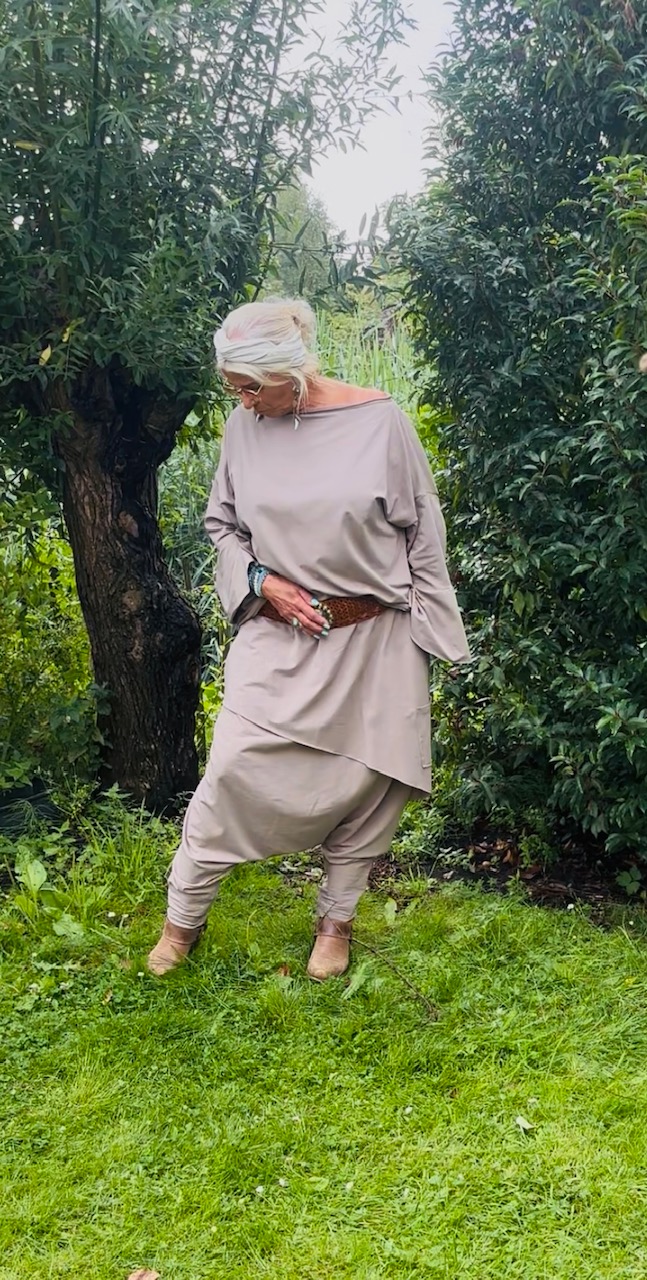 Sweater "Hip" taupe