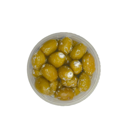 Groene olijven met feta gevuld