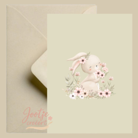 Kaart – Konijn tussen bloemen