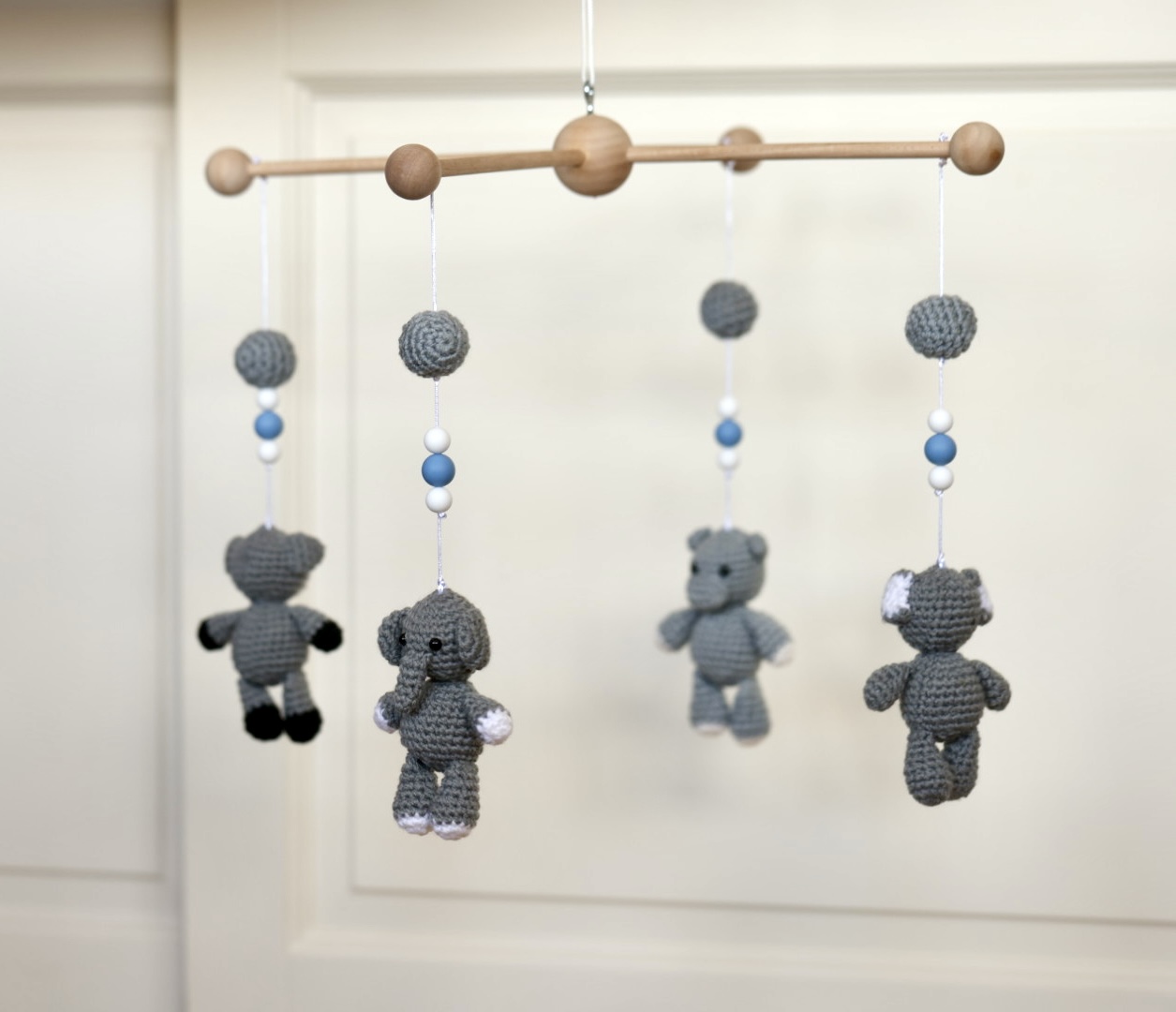 Gehaakte babymobiel - 4 beestjes