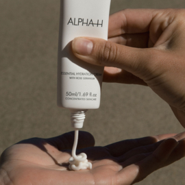 Essential hydration cream
