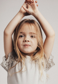 Mooi shirtje | bloemenprint mouwtjes | Loule | Blue Steel | Baje Studio