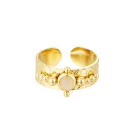 Ring  | natuursteen met versiersel | goud | beige