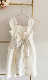Jurkje off white met flowers  | Be Chic x Amorette | Sifra