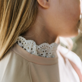 Trui met broderie | Navy Natural | Rose