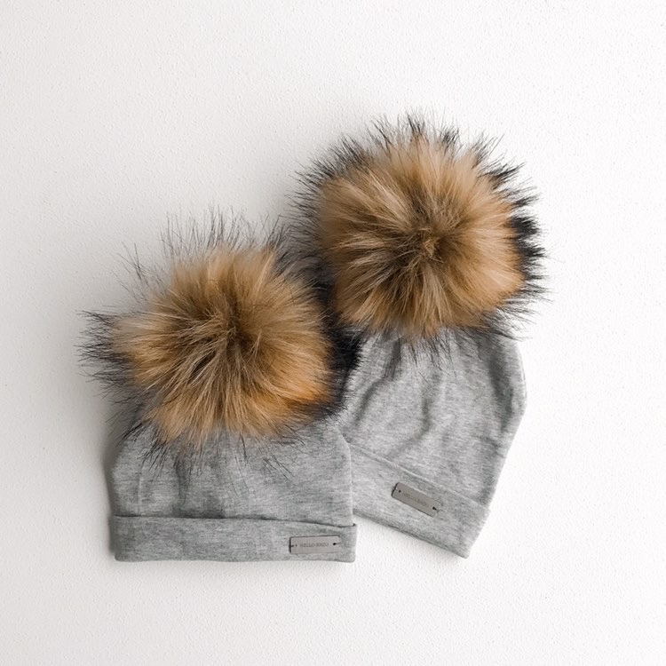 kindermuts met pompon donkergrijs, faux fur bont