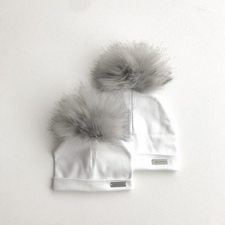 baby en kindermuts wit met pompon faux fur