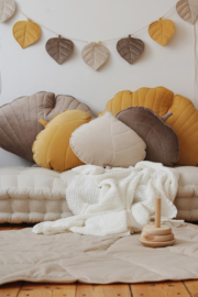 Velvet leaf pillow "honey"