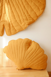 Ginkgo leaf pillow "Mango"
