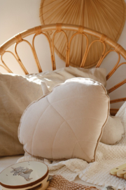 Velvet leaf pillow "cream"