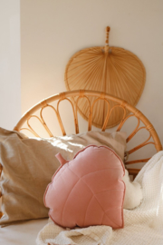 Velvet leaf pillow "soft pink"