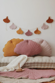 Ginkgo leaf pillow "Dirty pink"