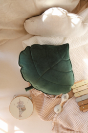 Velvet leaf pillow "green"