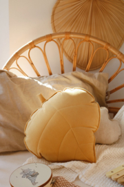 Velvet leaf pillow "honey"