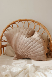 Ginkgo leaf pillow "Dark beige"
