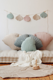 Velvet leaf pillow "powder mint"