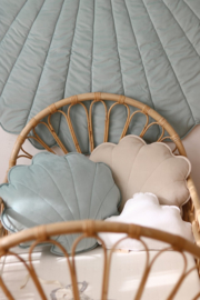 XL Velvet sierkussen schelp, 'Powder Mint' -MoiMili