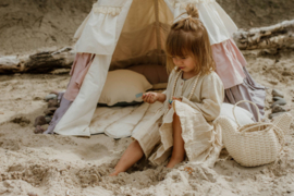 Tipi Tent 'Powder Frills'
