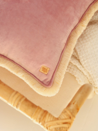 Zacht fluwelen kussen ' Light Pink' met franjes