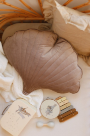 Ginkgo leaf pillow "Dark beige"