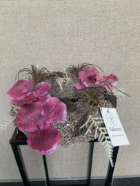 Krans fuchsia met orchidee en tillandsia