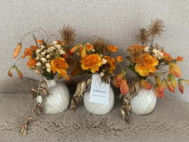 Bolvaasje creme met oranje, bruine, creme en gouden tinten