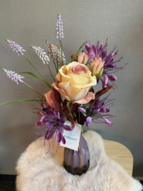 Boeket met paarse, zalme en roeste tinten