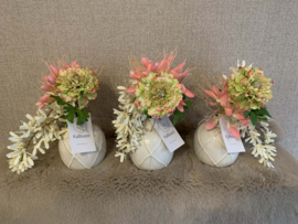 Bolvaasje met roze / beige tinten