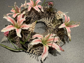 Takjeskrans lichtpaars/grijs met roze, beige tinten