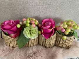 4 mandjes met glaasje aan elkaar met roze/groene tinten