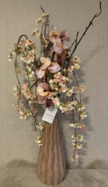 Vaas met iris en bloesem