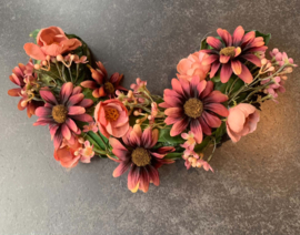 Half maantje voor columbarium met bordeaux, roze en groene tinten