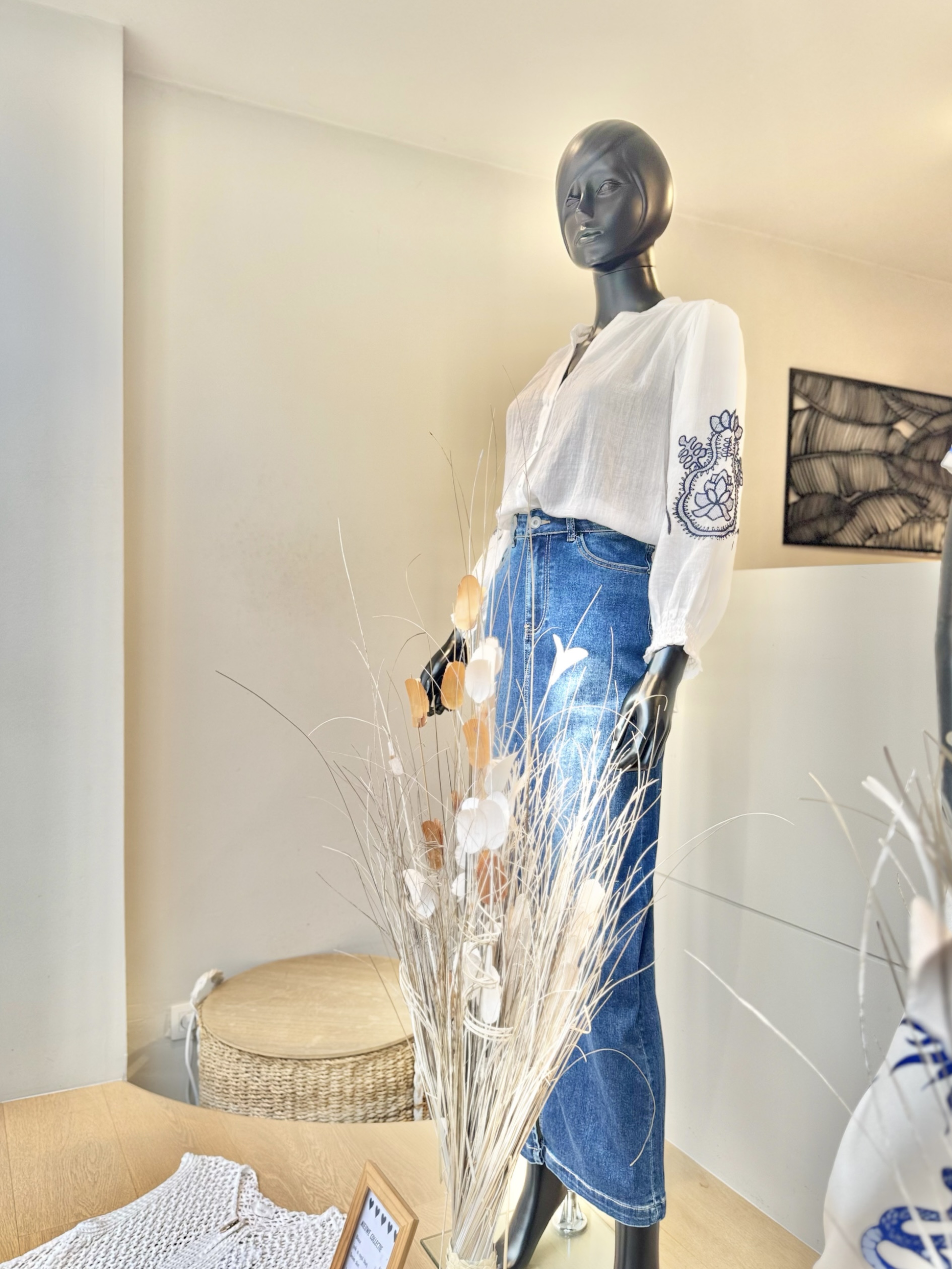 Santo Ri white blouse