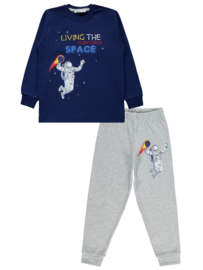 Pyjama astronaut