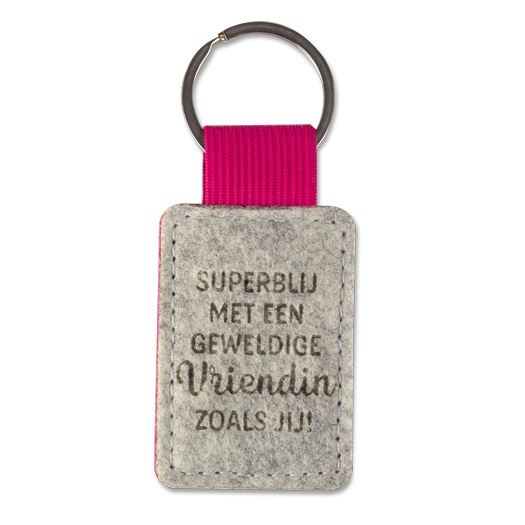 💖 Sleutelhanger van Roze Vilt – “Superblij met een geweldige vriendin zoals jij”
