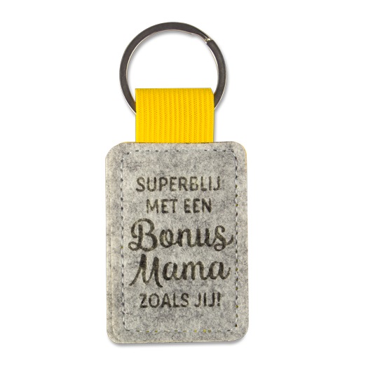 🌼 Sleutelhanger van Geel Vilt – “Superblij met een bonusmama zoals jij”