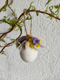 Paasei met droogbloemen