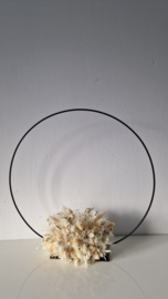Droogbloemen krans op staande voet "Flower cloud"