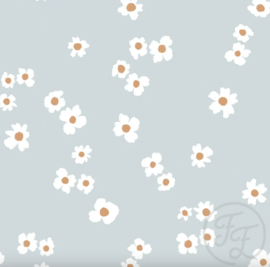 Family Fabrics - Mini White Flower Muslin Crinkle