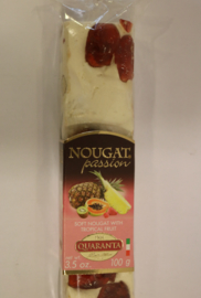 Zachte nougat met tropisch fruit