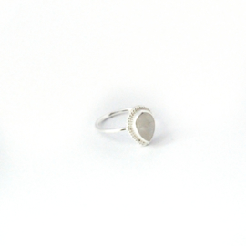 Scarlett ring ♡ rainbow moonstone silver