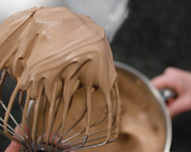 Chocolademousse met slagroom