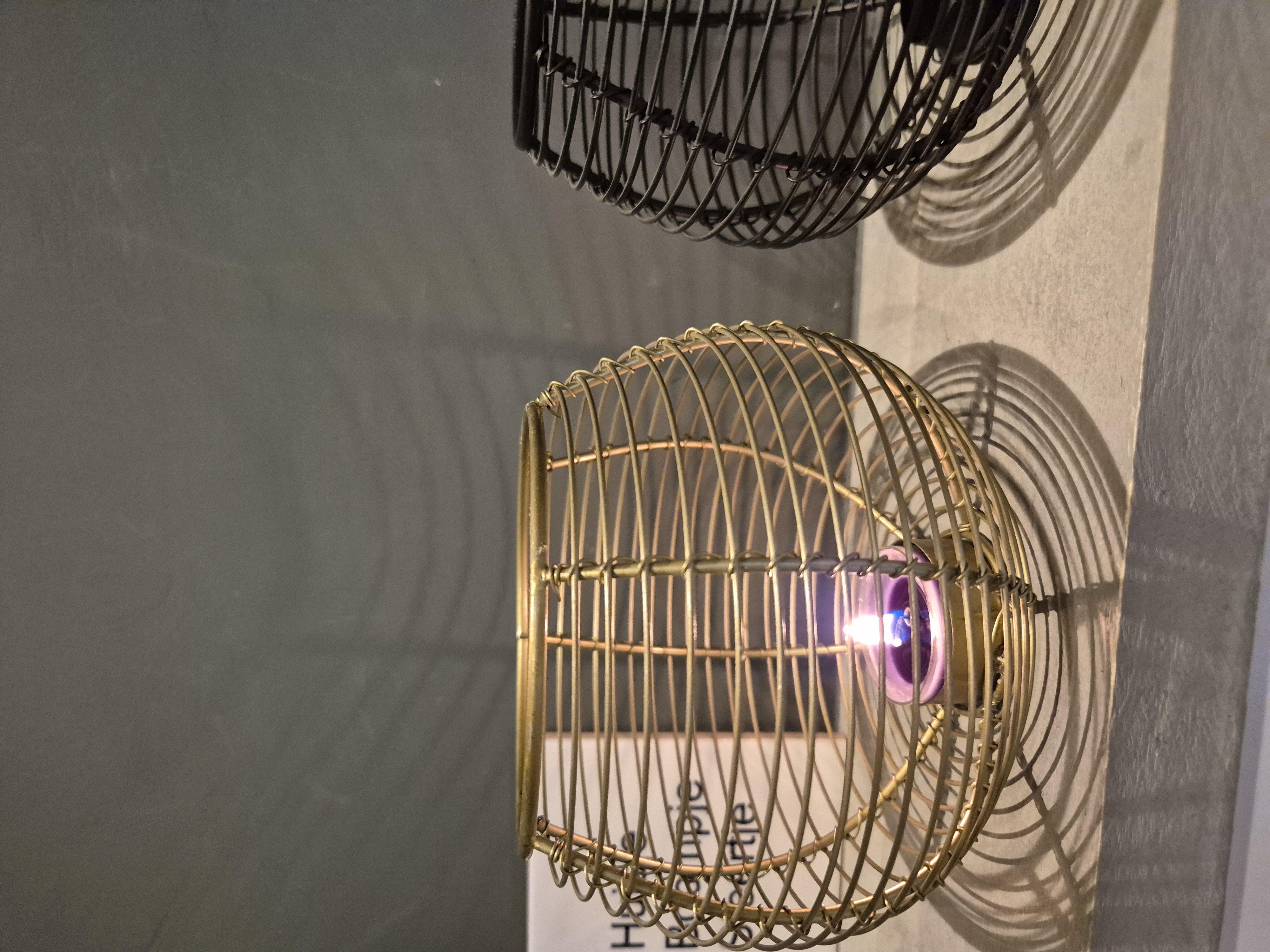 Metalen theelichthouder zwart / goud