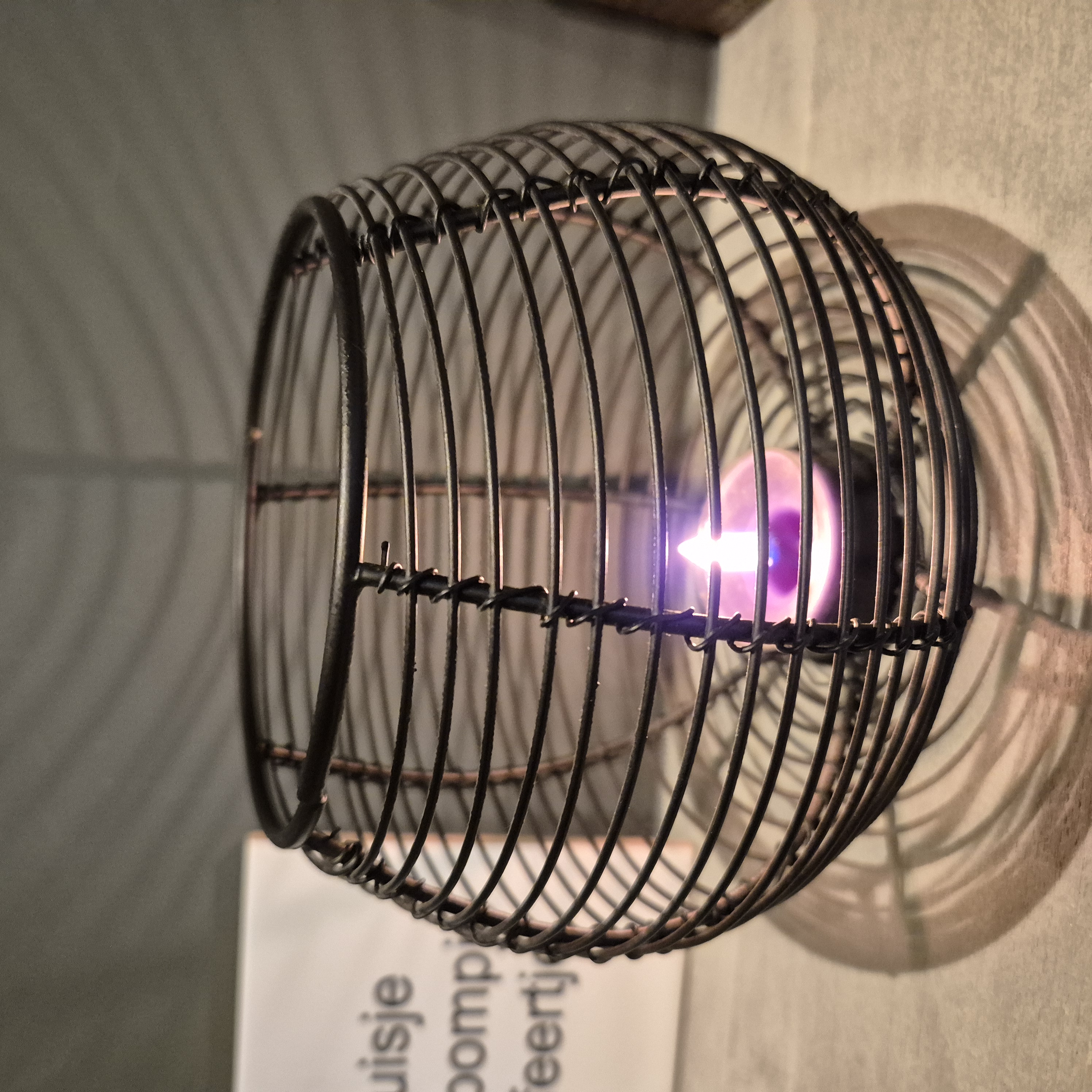 Metalen theelichthouder zwart / goud