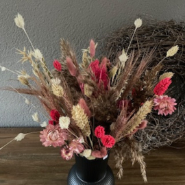 Gebonden droogboeket naturel roze incl.vaas