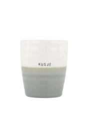 koffiemok kusje grijsblauw/wit